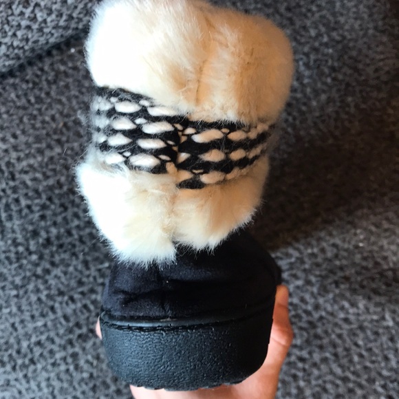 isotoner size 8.5-9 boots - Picture 3 of 6